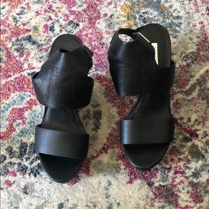 Black guess wedge sandals
